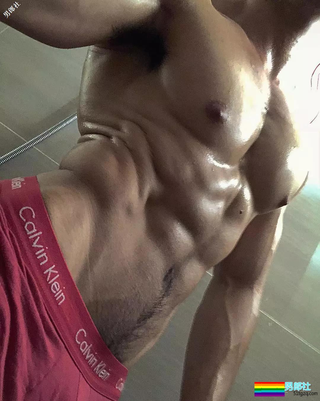 叫卖小视频名媛一朝成名，只求他下次出镜记得刮腋毛 - 51虹马