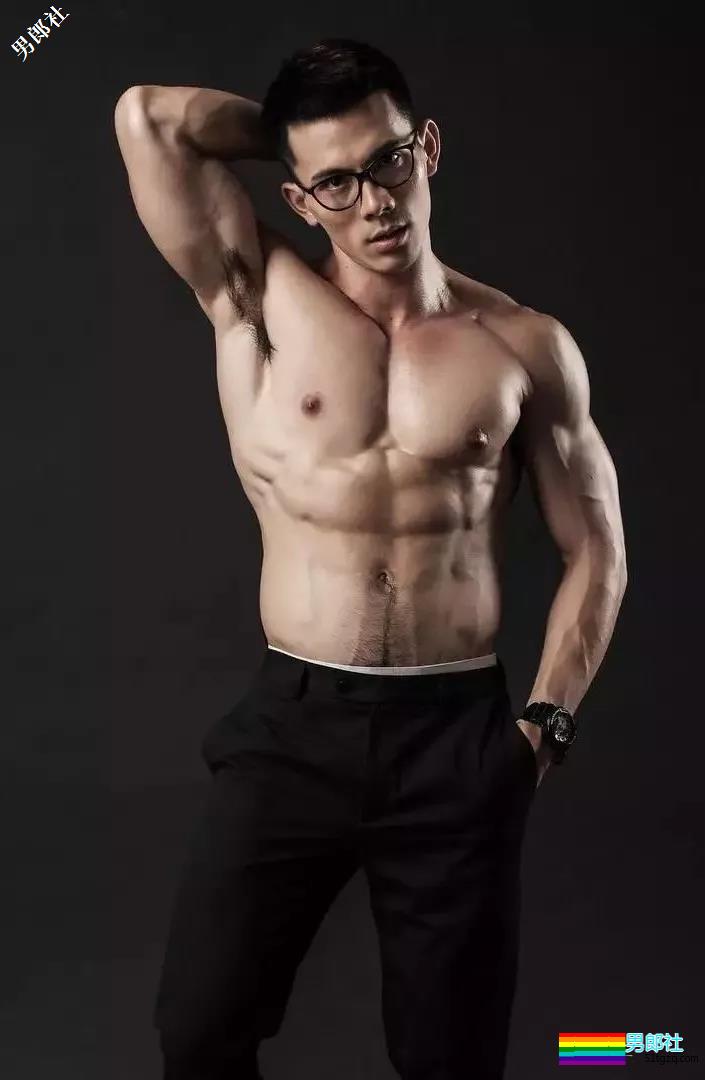 叫卖小视频名媛一朝成名，只求他下次出镜记得刮腋毛 - 51虹马