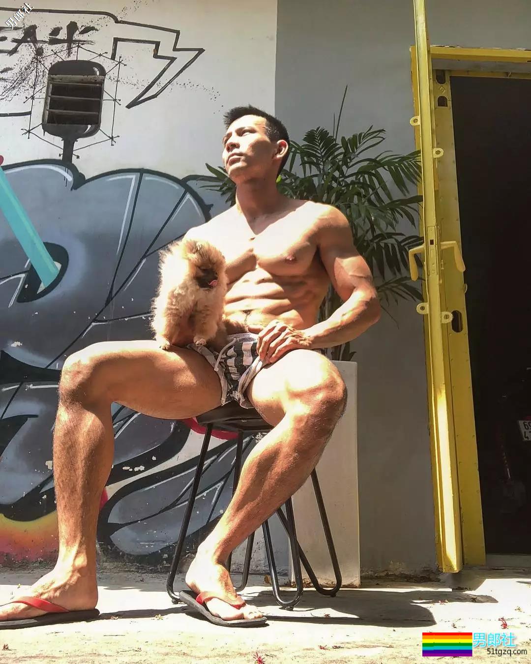 叫卖小视频名媛一朝成名，只求他下次出镜记得刮腋毛 - 51虹马