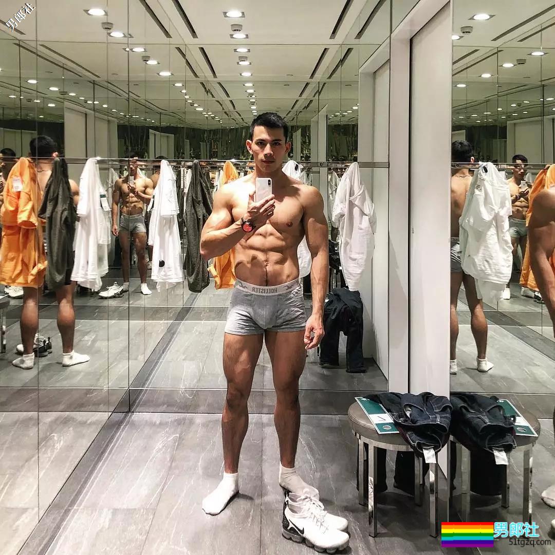 叫卖小视频名媛一朝成名，只求他下次出镜记得刮腋毛 - 51虹马