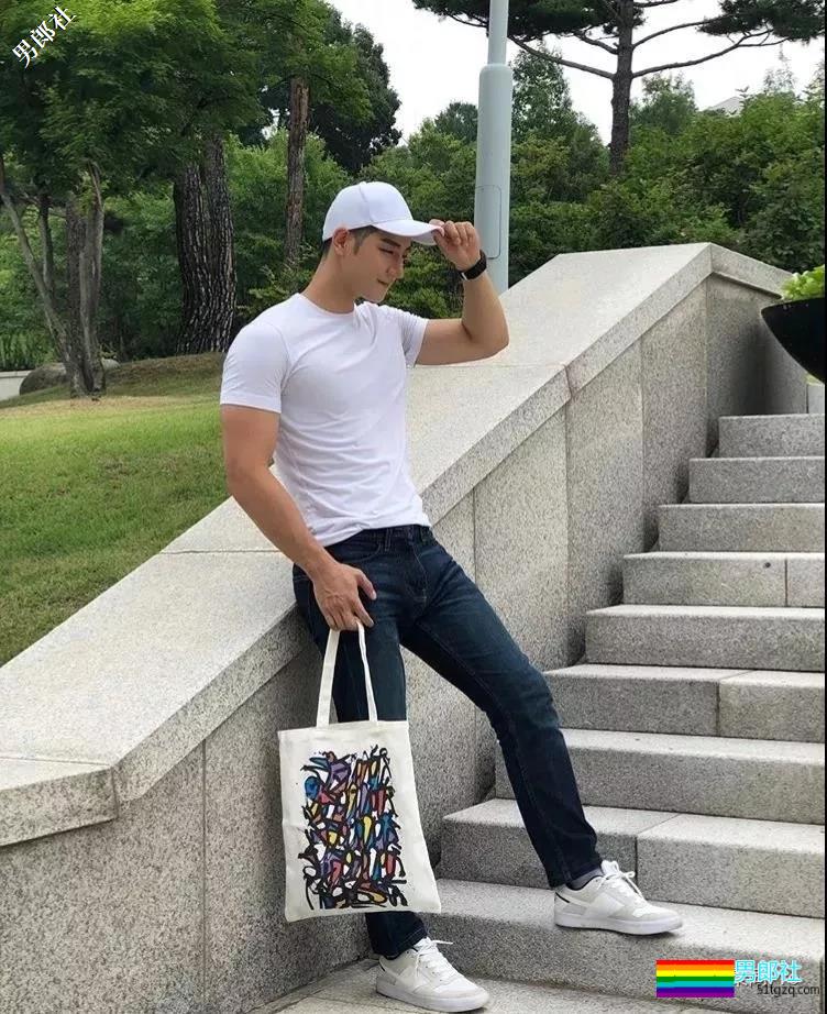 肌肉大长腿完美身材这是何等天菜。 - 51虹马 肌肉大长腿完美身材这是何等天菜。 - 51虹马