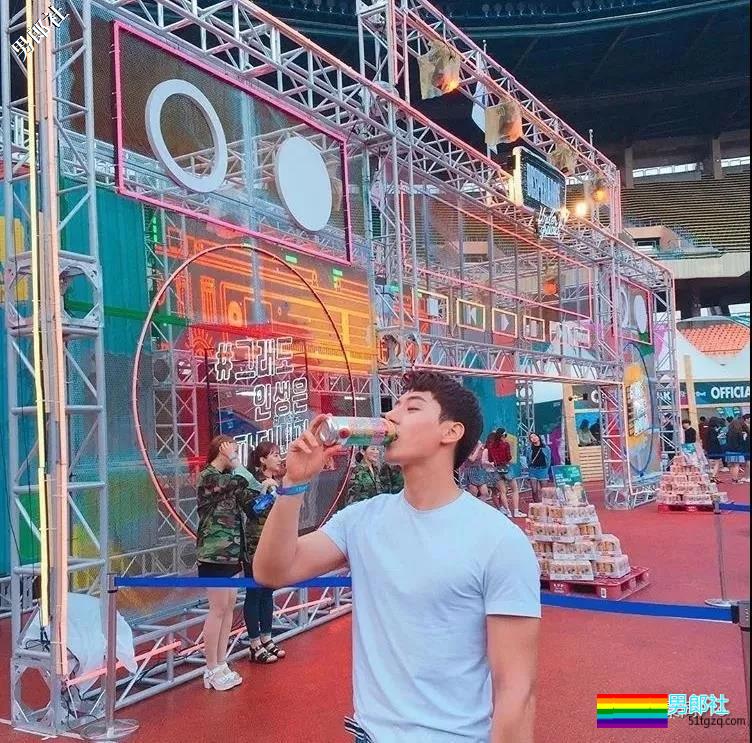 肌肉大长腿完美身材这是何等天菜。 - 51虹马 肌肉大长腿完美身材这是何等天菜。 - 51虹马