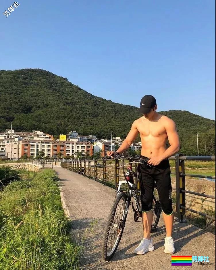 肌肉大长腿完美身材这是何等天菜。 - 51虹马 肌肉大长腿完美身材这是何等天菜。 - 51虹马