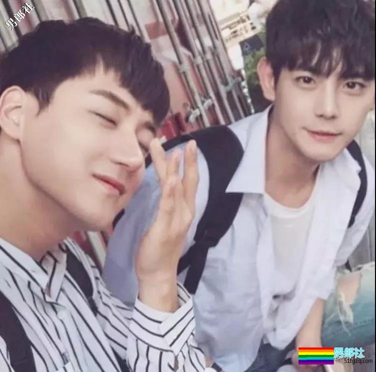 肌肉大长腿完美身材这是何等天菜。 - 51虹马