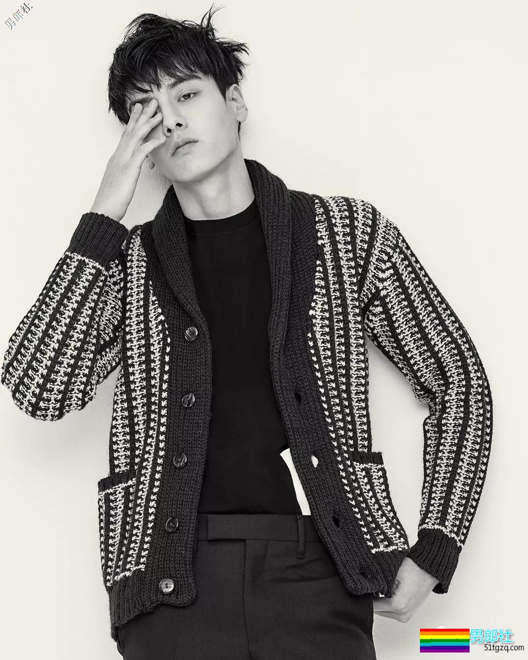 长腿肌肉帅哥海边秀身材惊艳网络，理想男友小狼狗劲瘦结实又帅气！ - 51虹马