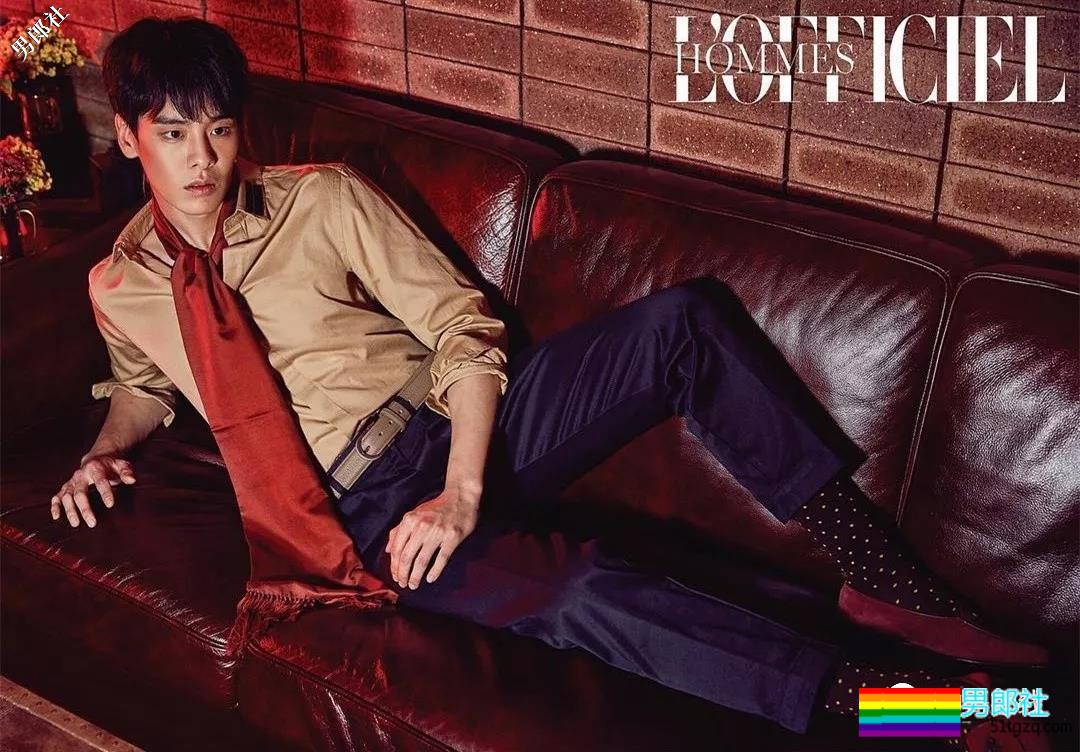 长腿肌肉帅哥海边秀身材惊艳网络，理想男友小狼狗劲瘦结实又帅气！ - 51虹马