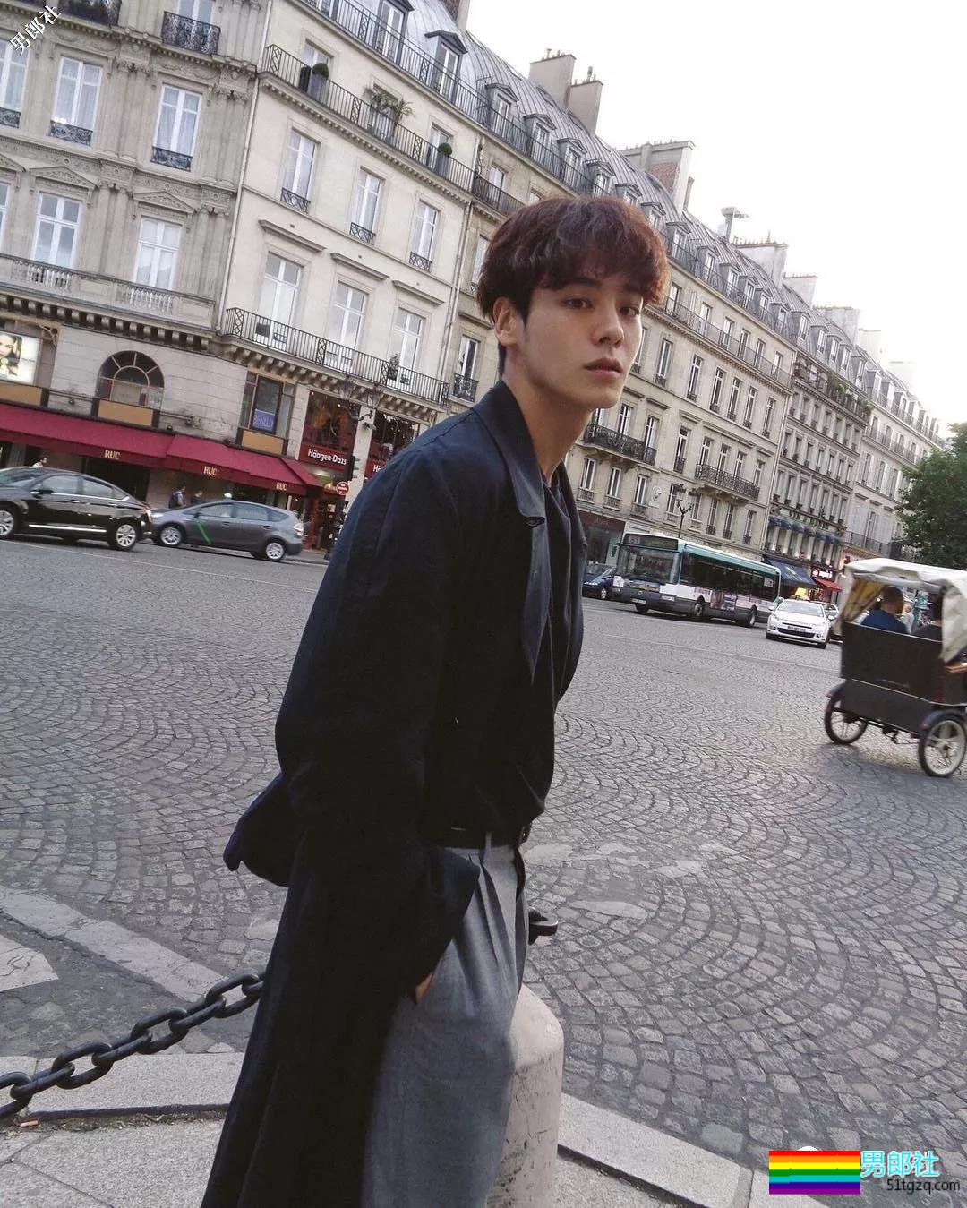 长腿肌肉帅哥海边秀身材惊艳网络，理想男友小狼狗劲瘦结实又帅气！ - 51虹马