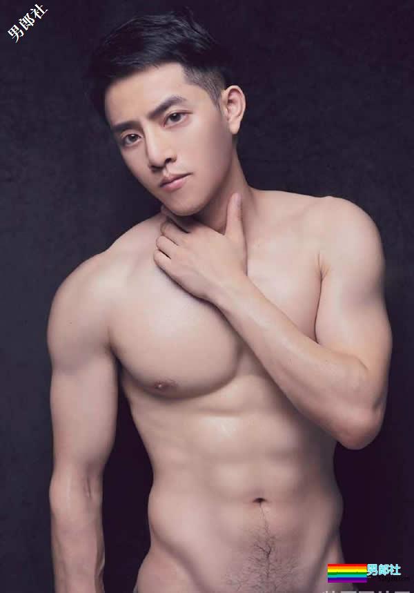 网友说他是童颜巨屌 肌肉帅哥湿身诱惑 - 51虹马