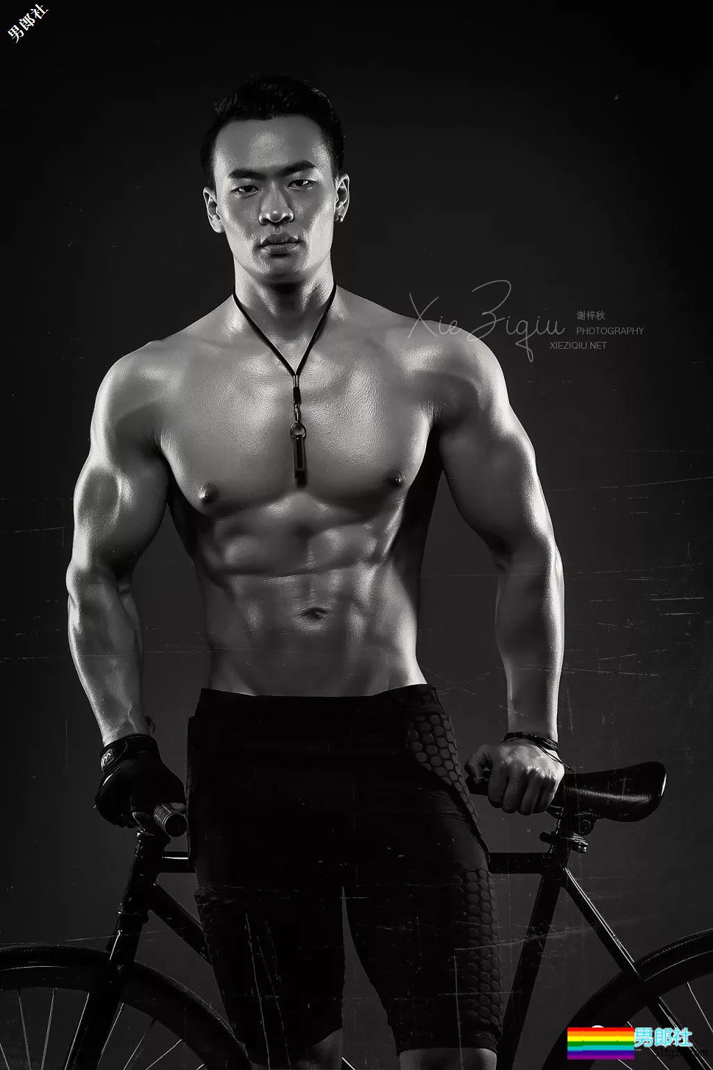 某健身极品肌肉教练又发撩人石更照！百看不厌的直男小哥荷尔蒙爆发！ - 51虹马