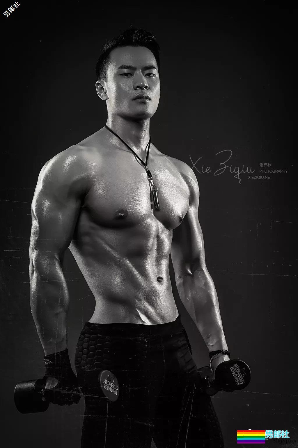 某健身极品肌肉教练又发撩人石更照！百看不厌的直男小哥荷尔蒙爆发！ - 51虹马