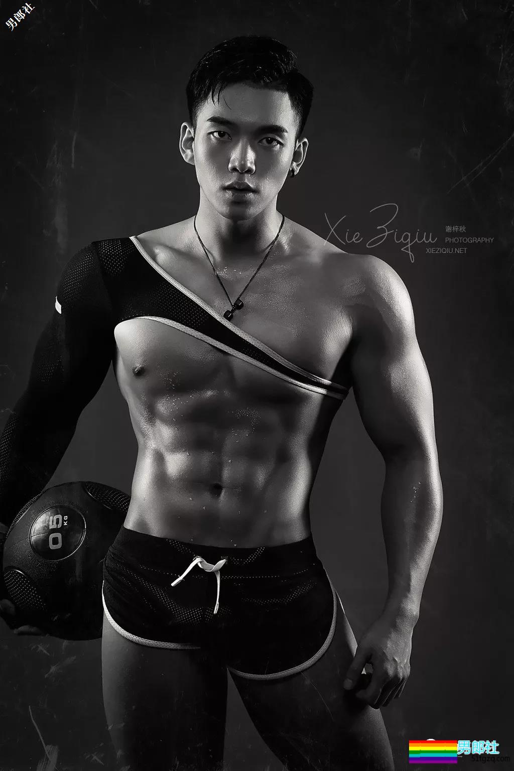 某健身极品肌肉教练又发撩人石更照！百看不厌的直男小哥荷尔蒙爆发！ - 51虹马