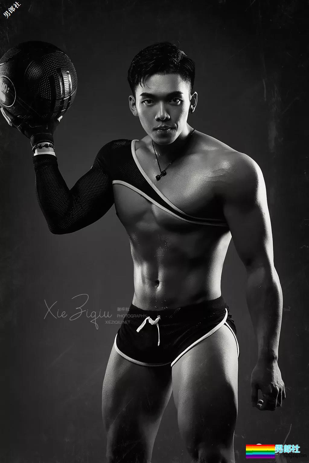 某健身极品肌肉教练又发撩人石更照！百看不厌的直男小哥荷尔蒙爆发！ - 51虹马