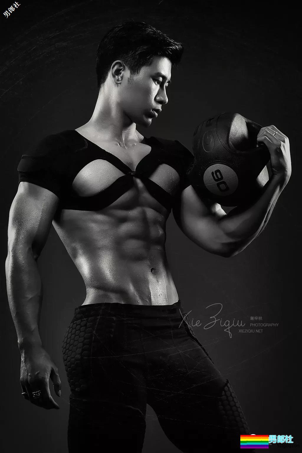 某健身极品肌肉教练又发撩人石更照！百看不厌的直男小哥荷尔蒙爆发！ - 51虹马