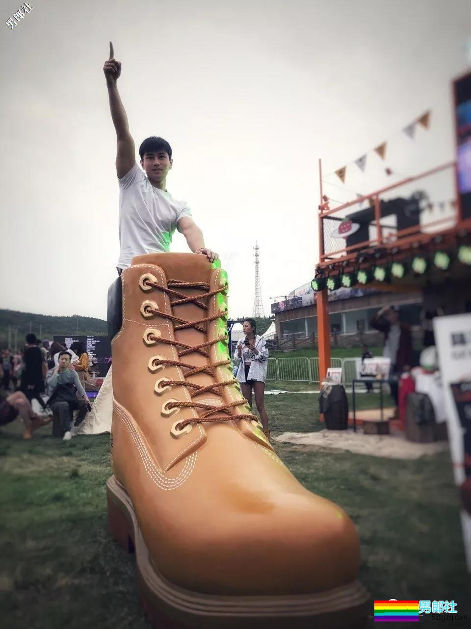 某健身极品肌肉教练又发撩人石更照！百看不厌的直男小哥荷尔蒙爆发！ - 51虹马