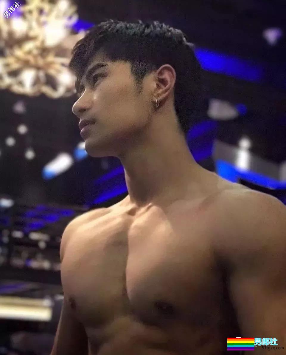 某健身极品肌肉教练又发撩人石更照！百看不厌的直男小哥荷尔蒙爆发！ - 51虹马