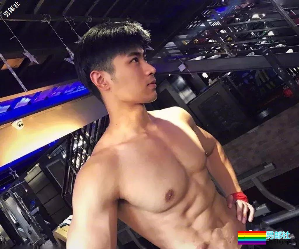 某健身极品肌肉教练又发撩人石更照！百看不厌的直男小哥荷尔蒙爆发！ - 51虹马