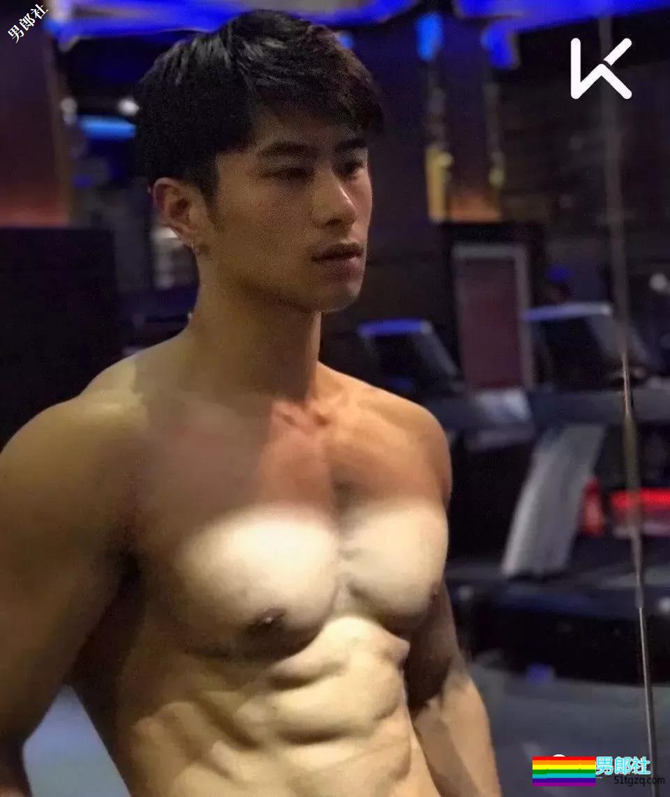 某健身极品肌肉教练又发撩人石更照！百看不厌的直男小哥荷尔蒙爆发！ - 51虹马