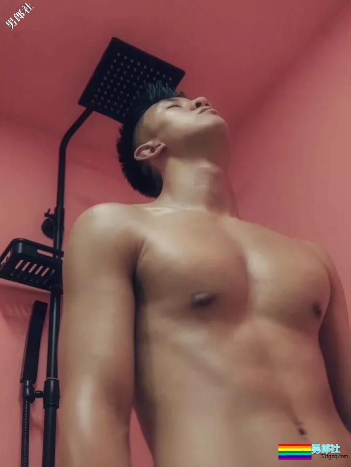 武科大1米88大长腿学弟，撩衣杀秒男星几条街 - 51虹马