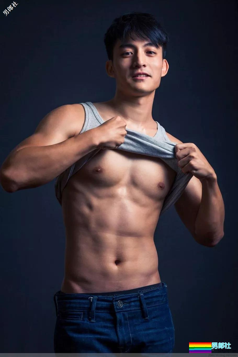 肌肉熟男大长腿抢镜...还有宝岛大学校草级小鲜肉！ - 51虹马