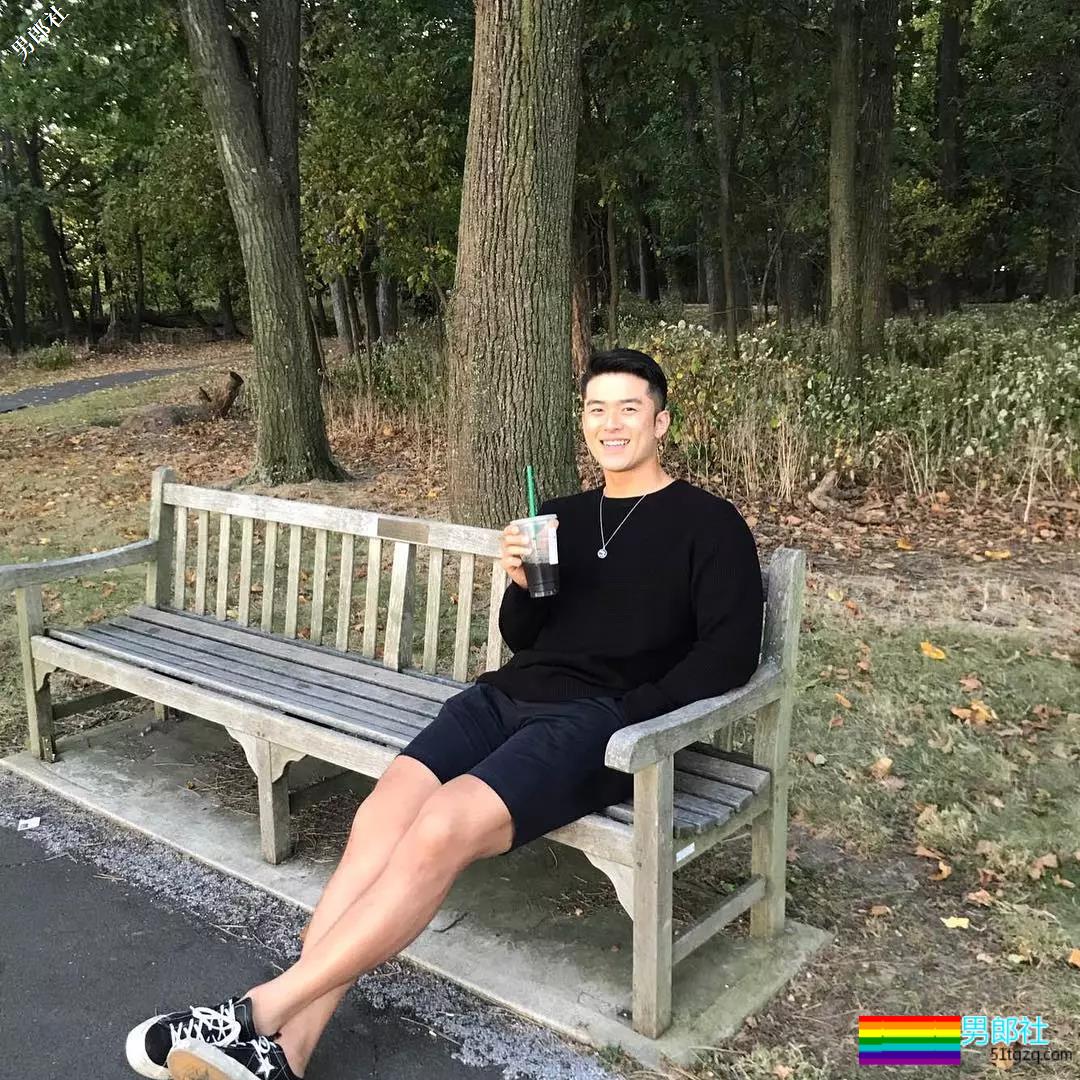 肌肉熟男大长腿抢镜...还有宝岛大学校草级小鲜肉！ - 51虹马