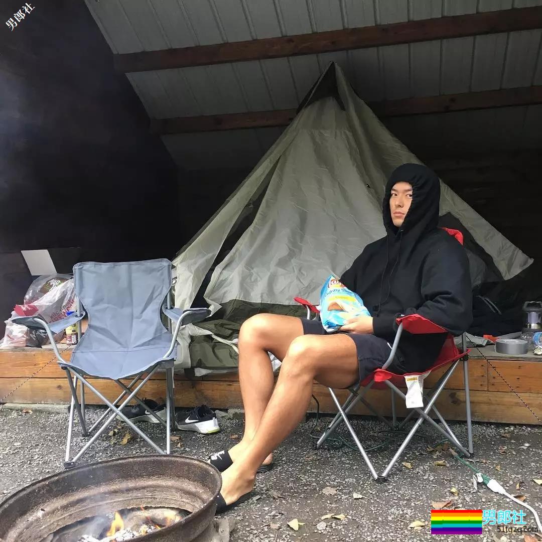 肌肉熟男大长腿抢镜...还有宝岛大学校草级小鲜肉！ - 51虹马