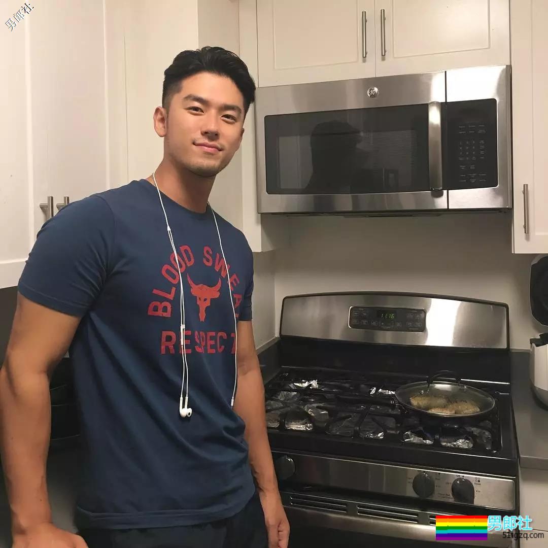 肌肉熟男大长腿抢镜...还有宝岛大学校草级小鲜肉！ - 51虹马