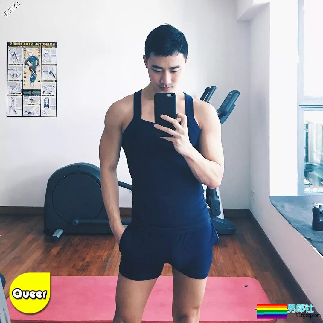 “藏雷”巨茄空少走红！健身房凸成这样我真的超可以！ - 51虹马