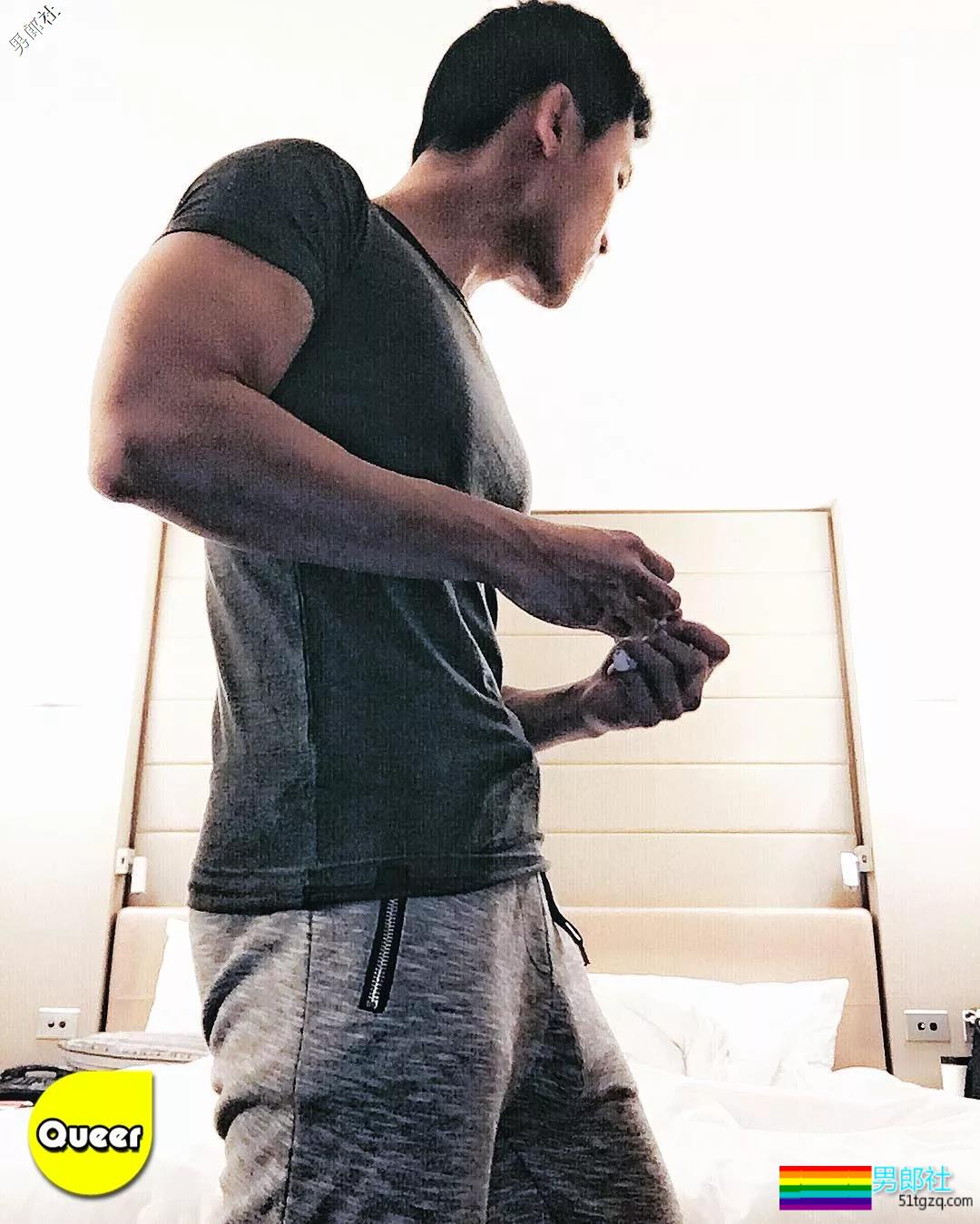 “藏雷”巨茄空少走红！健身房凸成这样我真的超可以！ - 51虹马