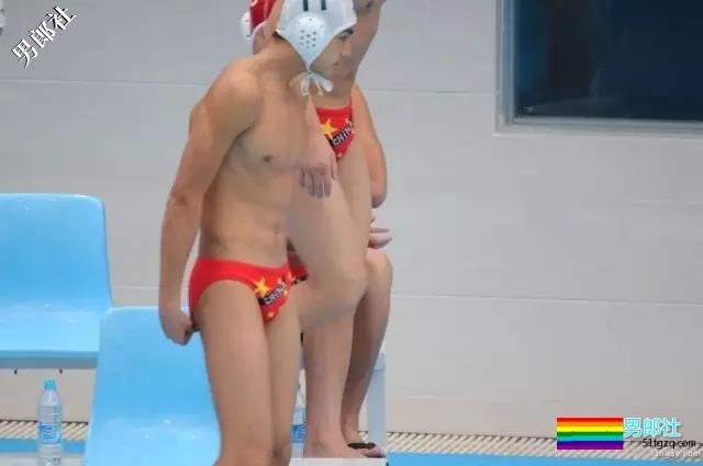 运动员还有5秒到达，盯裆猫们做好准备！ - 51虹马