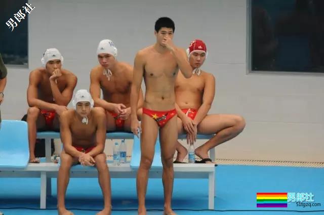 运动员还有5秒到达，盯裆猫们做好准备！ - 51虹马