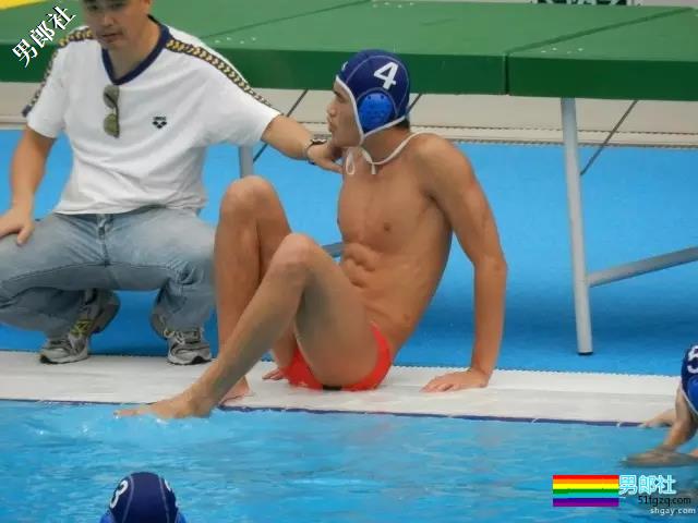 运动员还有5秒到达，盯裆猫们做好准备！ - 51虹马