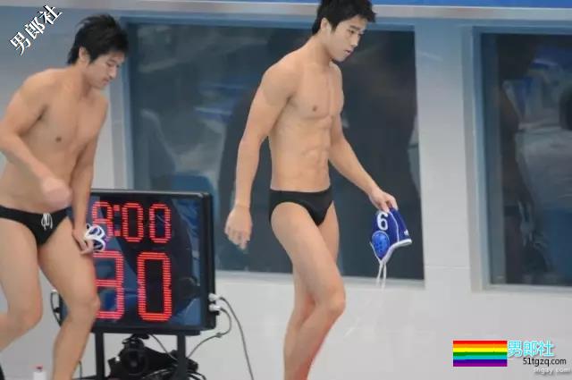 运动员还有5秒到达，盯裆猫们做好准备！ - 51虹马