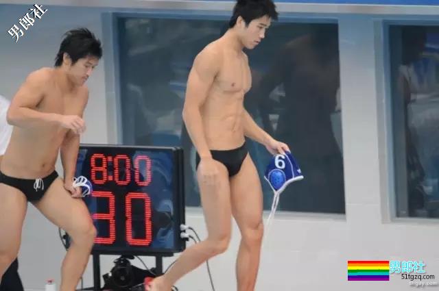 运动员还有5秒到达，盯裆猫们做好准备！ - 51虹马