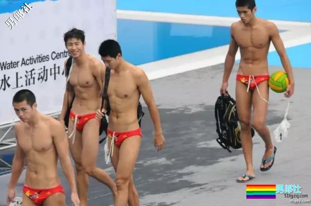 运动员还有5秒到达，盯裆猫们做好准备！ - 51虹马