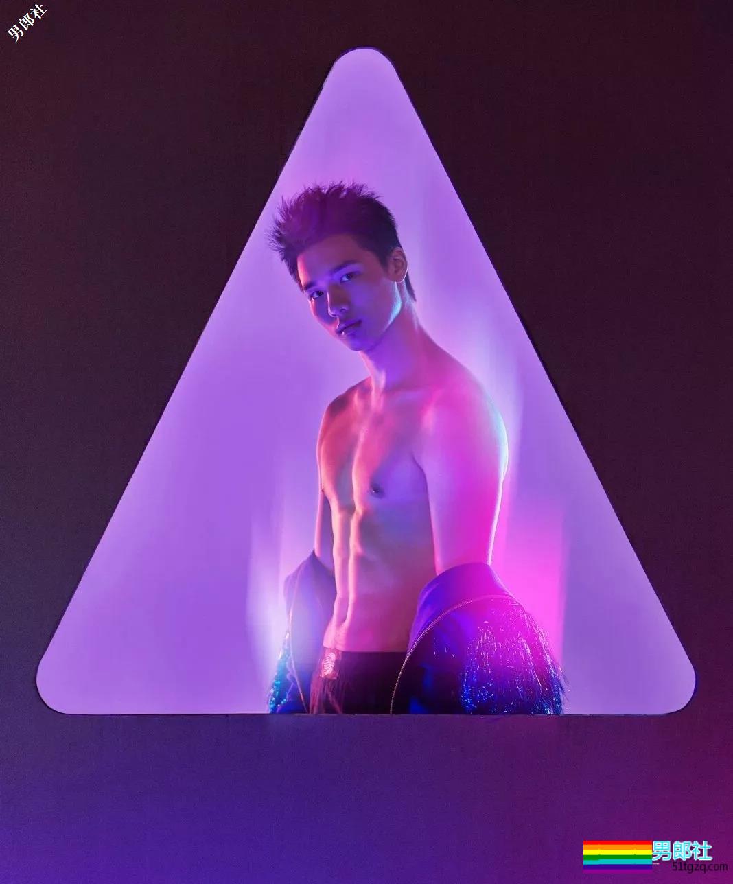 大弟弟陈艾森最新杂志写真：展现雄厚实力 - 51虹马