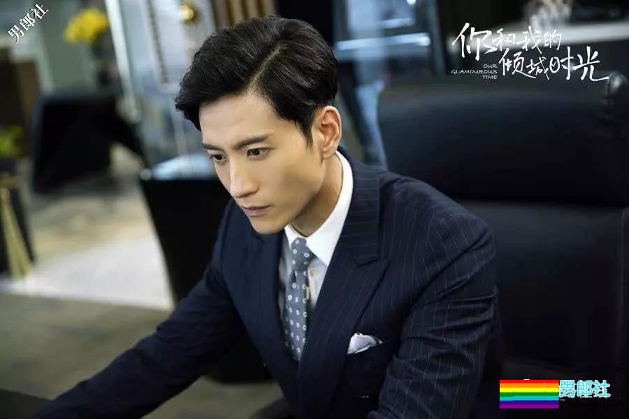 正装霸总大二被海岩相中出道，衷爱剧中秀肌肉，一身石更肌抖落一地荷尔蒙！-51虹马