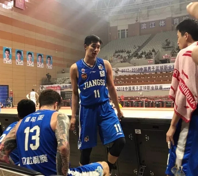 篮球体育生激凸又有型！ - 51虹马