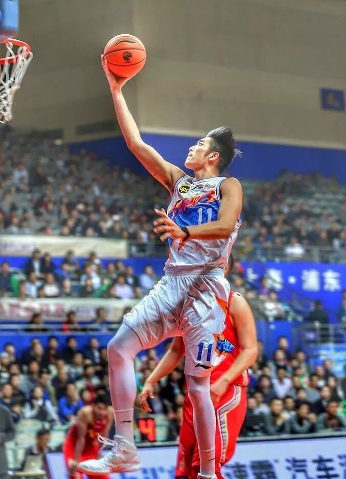 篮球体育生激凸又有型！ - 51虹马