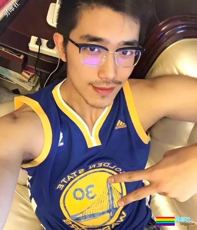 篮球体育生激凸又有型！ - 51虹马