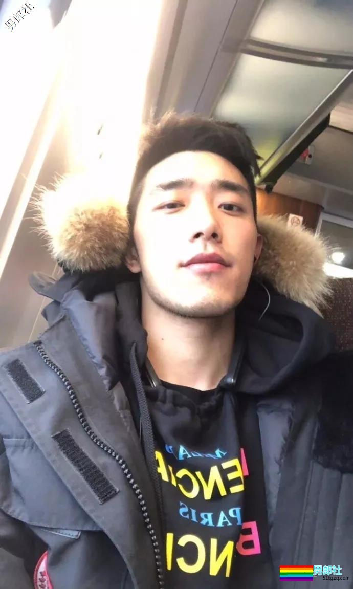 篮球体育生激凸又有型！ - 51虹马