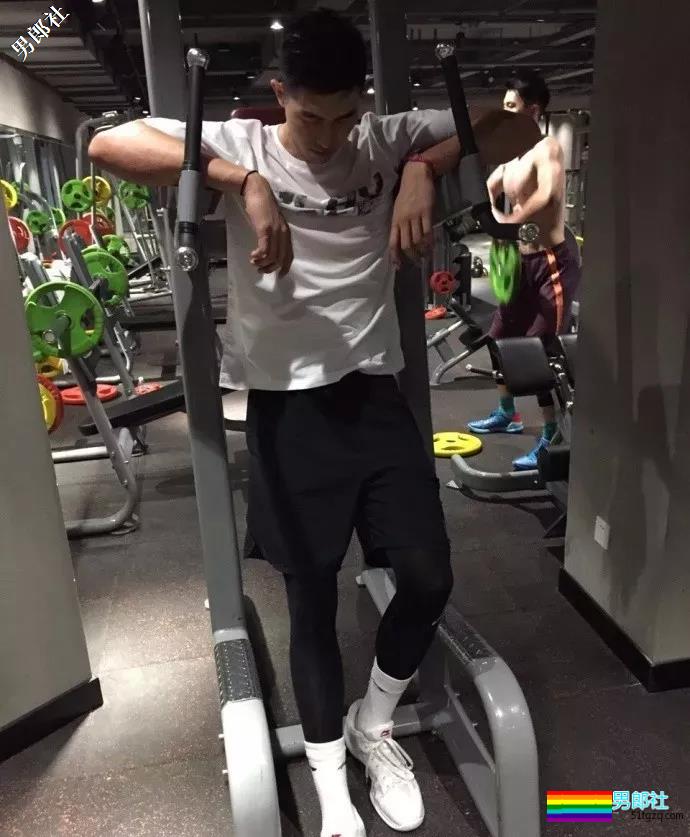 篮球体育生激凸又有型！ - 51虹马