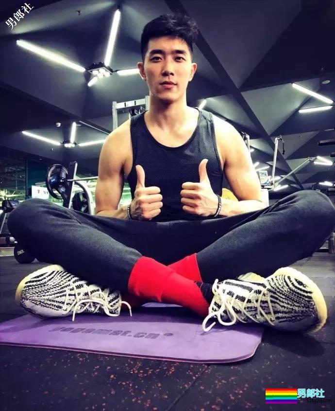 篮球体育生激凸又有型！ - 51虹马