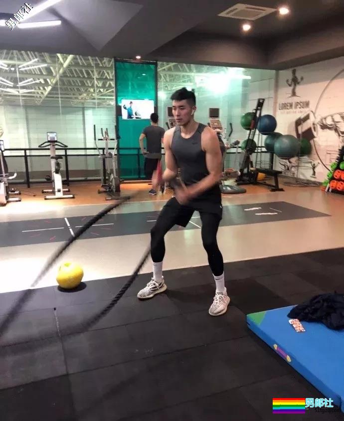 篮球体育生激凸又有型！ - 51虹马