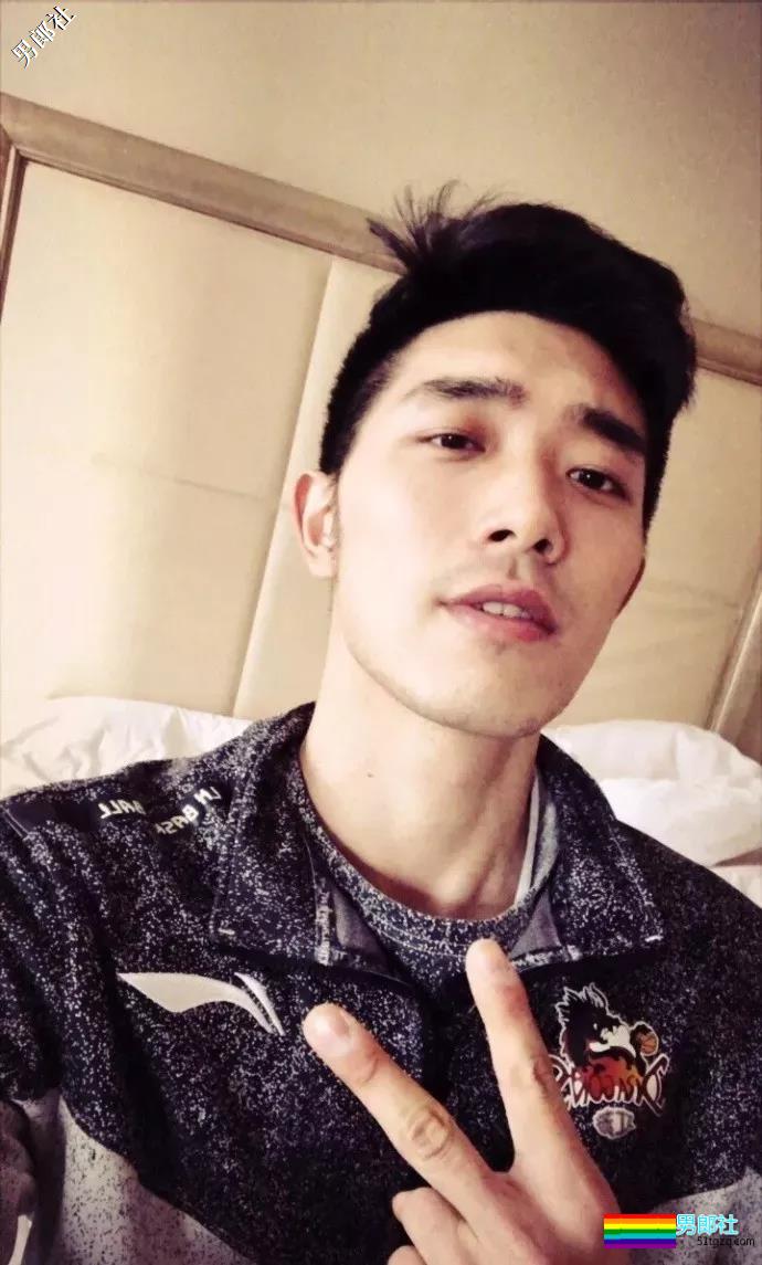 篮球体育生激凸又有型！ - 51虹马