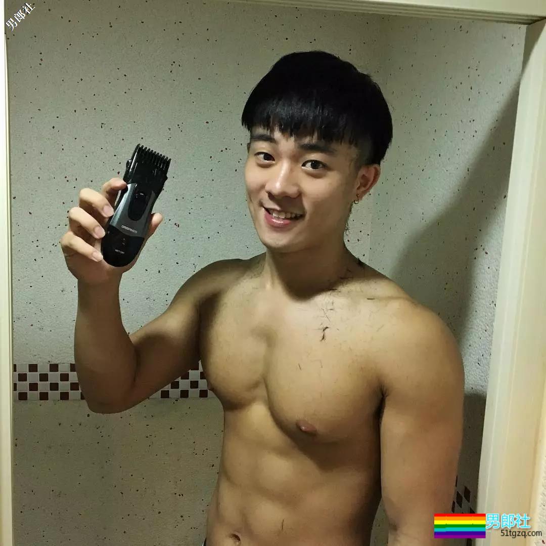 读护理的大学男生,不仅超帅还有肌肉身材 - 51虹马