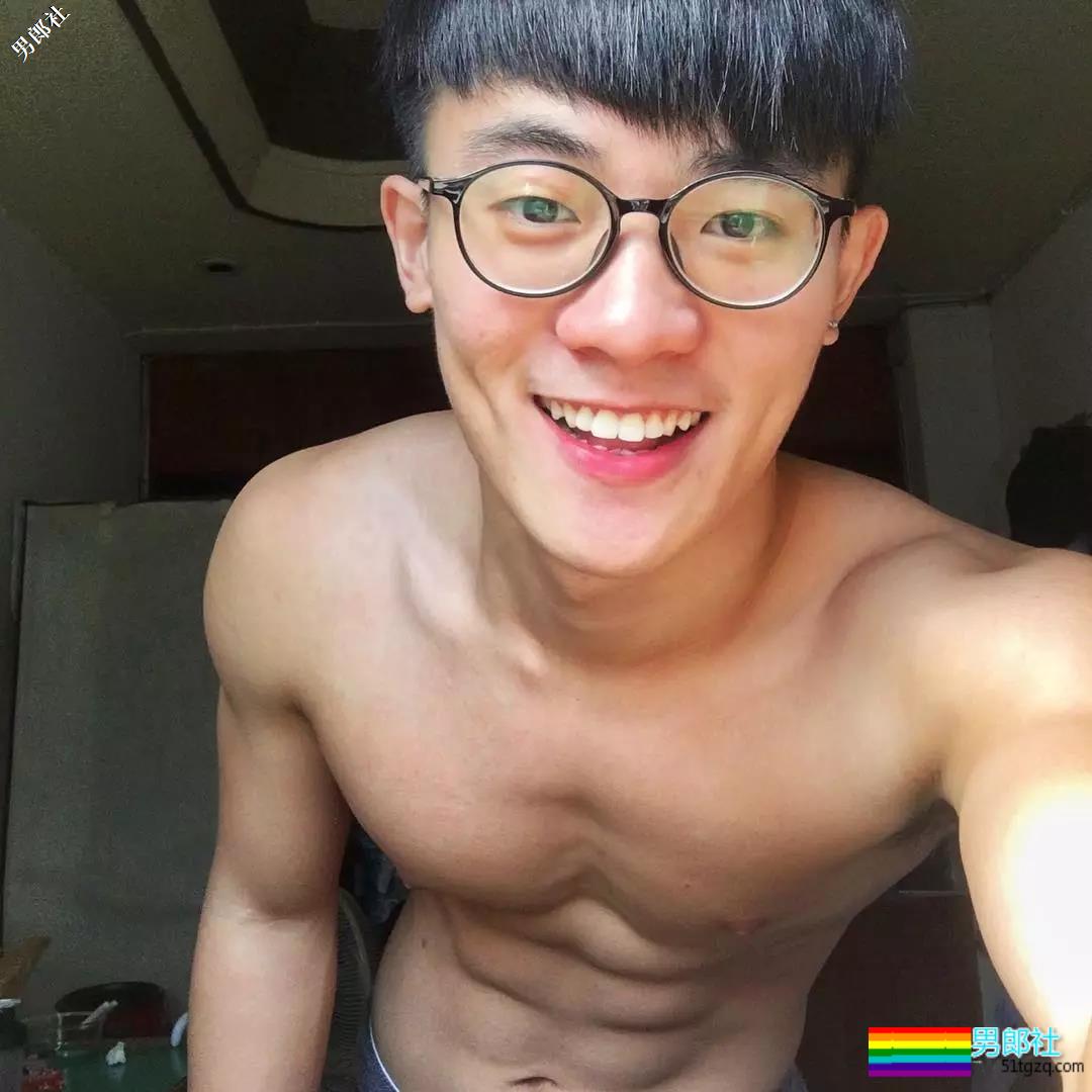 读护理的大学男生,不仅超帅还有肌肉身材 - 51虹马