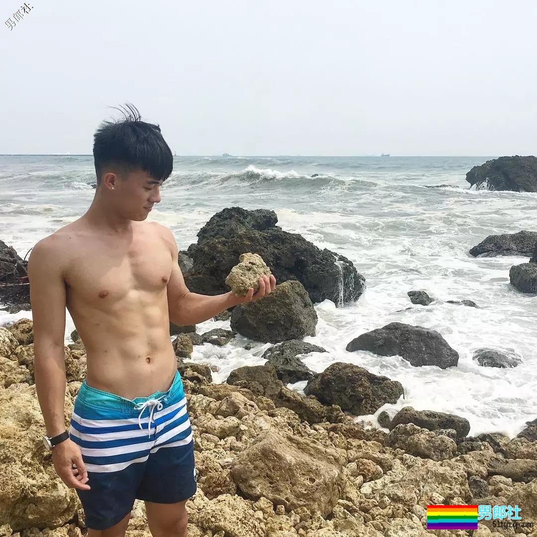 读护理的大学男生,不仅超帅还有肌肉身材 - 51虹马