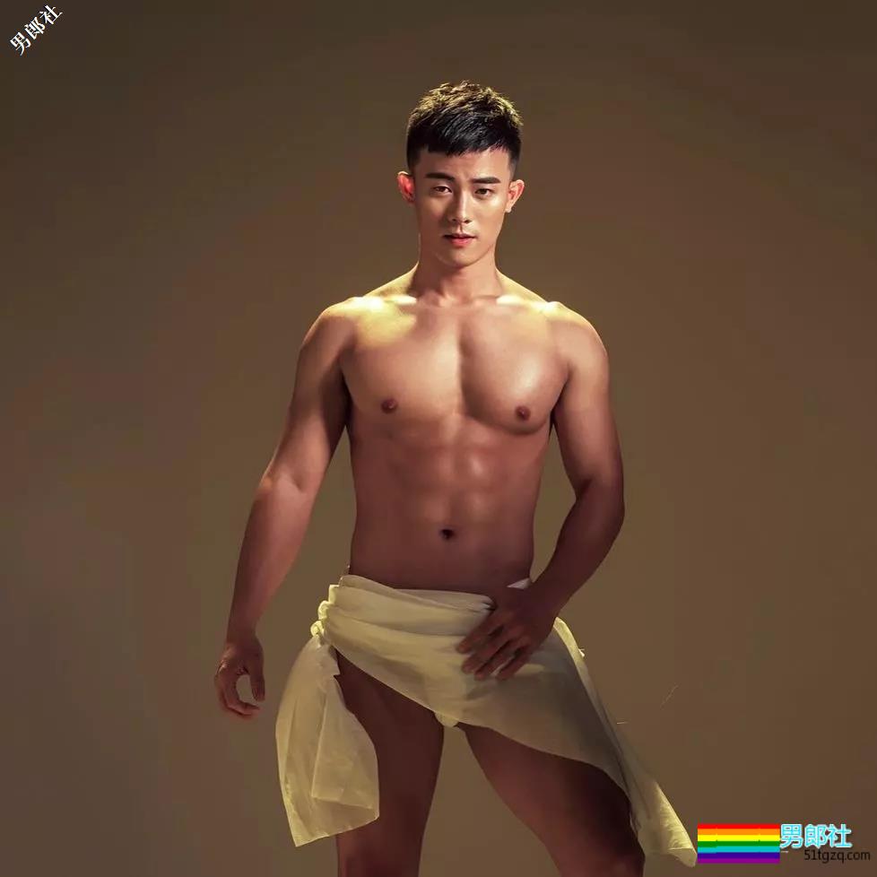 读护理的大学男生,不仅超帅还有肌肉身材 - 51虹马