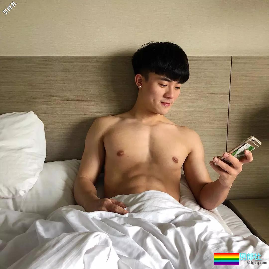 读护理的大学男生,不仅超帅还有肌肉身材 - 51虹马