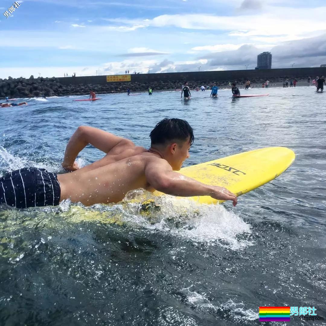 读护理的大学男生,不仅超帅还有肌肉身材 - 51虹马